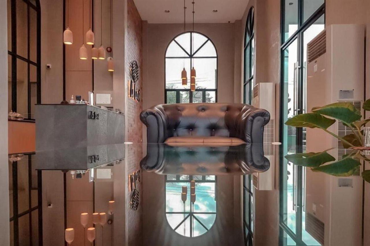 Le Lert Hotel Ratchaburi Екстер'єр фото